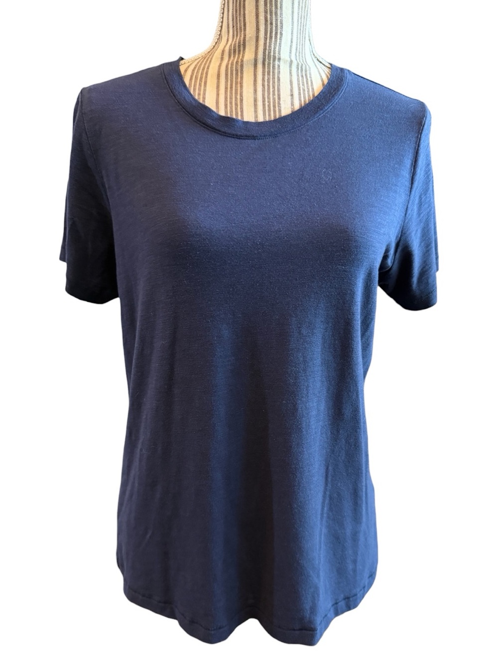 Travis Mathew Navy Top short sleeve T-shirt large